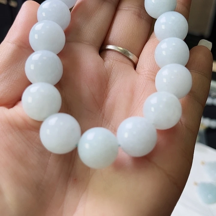 未镶嵌手串翡翠过****人