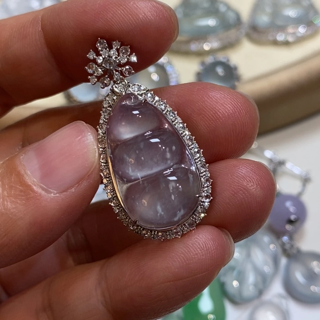 翡翠18K金镶嵌吊坠(不含链)福豆