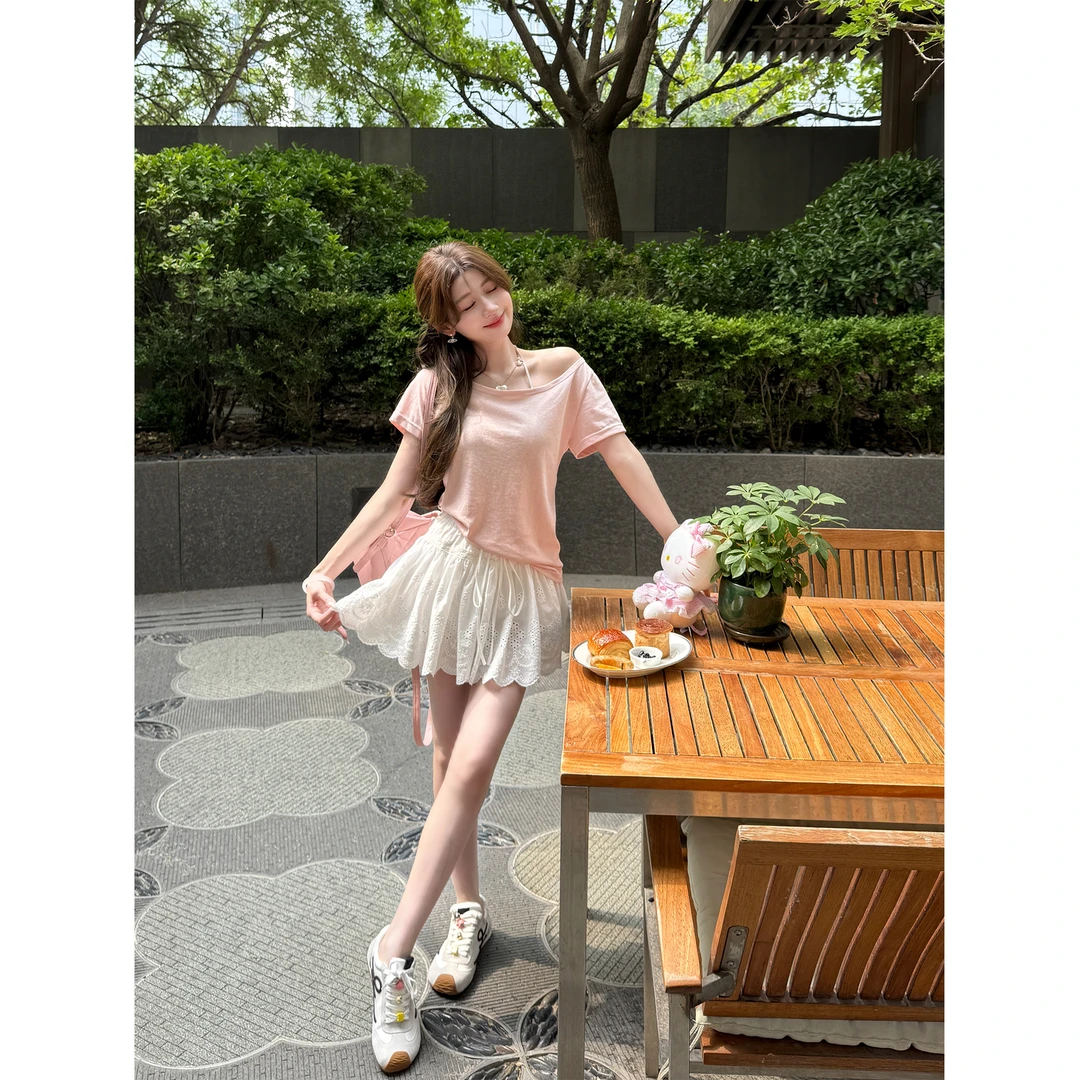 GA盈瓷 镂空绣花亲肤透气花瓣蕾丝花边短裙女夏半身裙 25SS0762