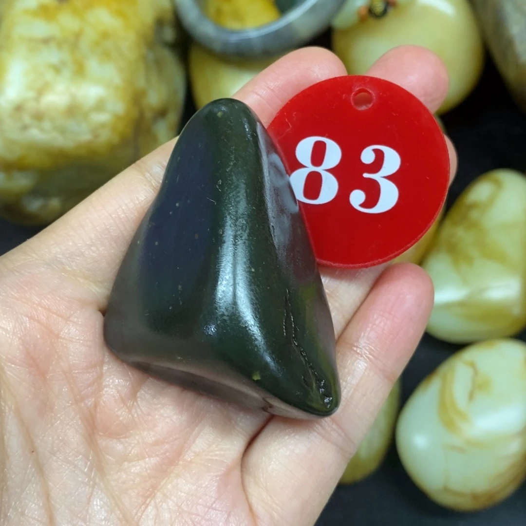 未镶嵌和田玉（糖玉）挂件