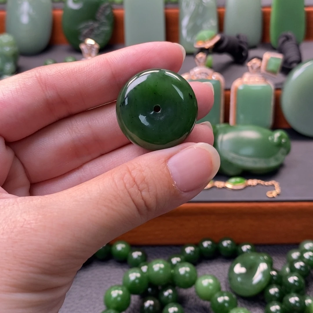 和田玉未镶嵌颈饰碧玉平安扣