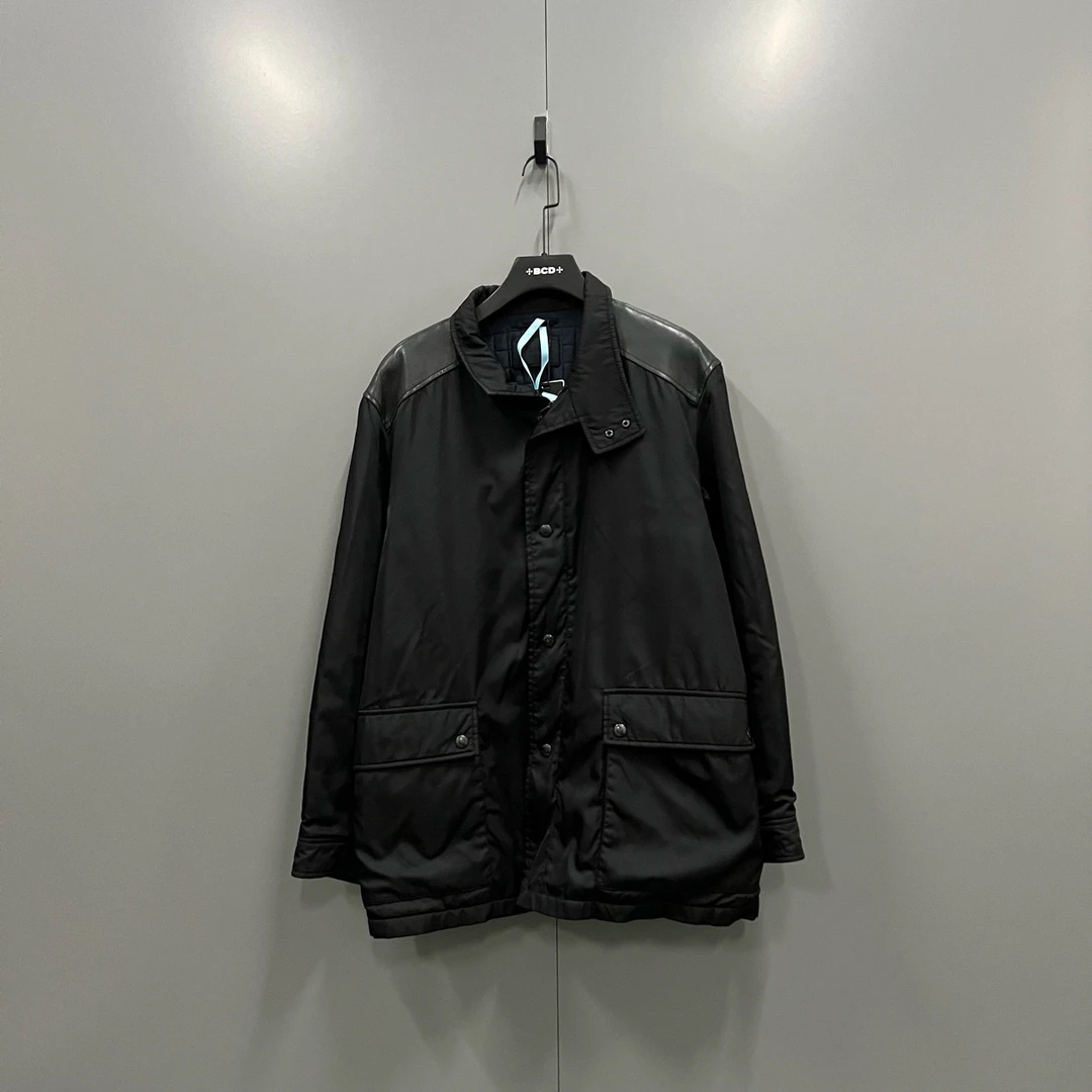 95新 Prada/普拉达 yy 黑色拼皮夹克 尺码如图/207539