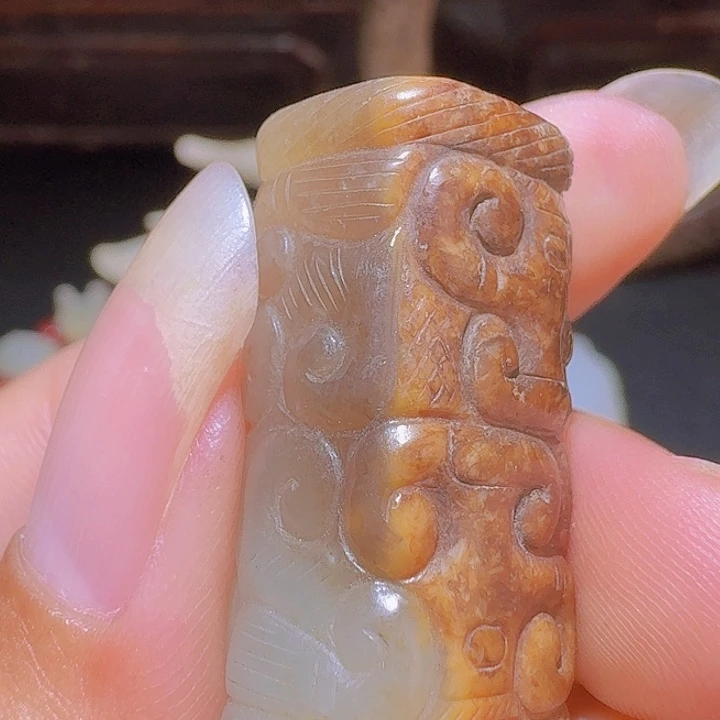 呼***哥和田玉未镶嵌挂件