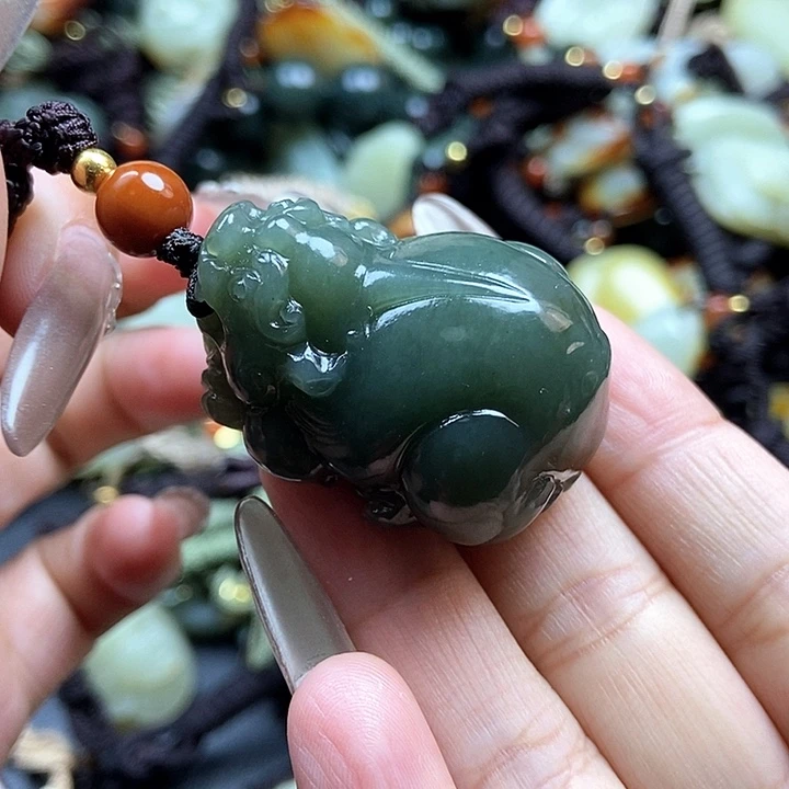 和田玉颈饰未镶嵌