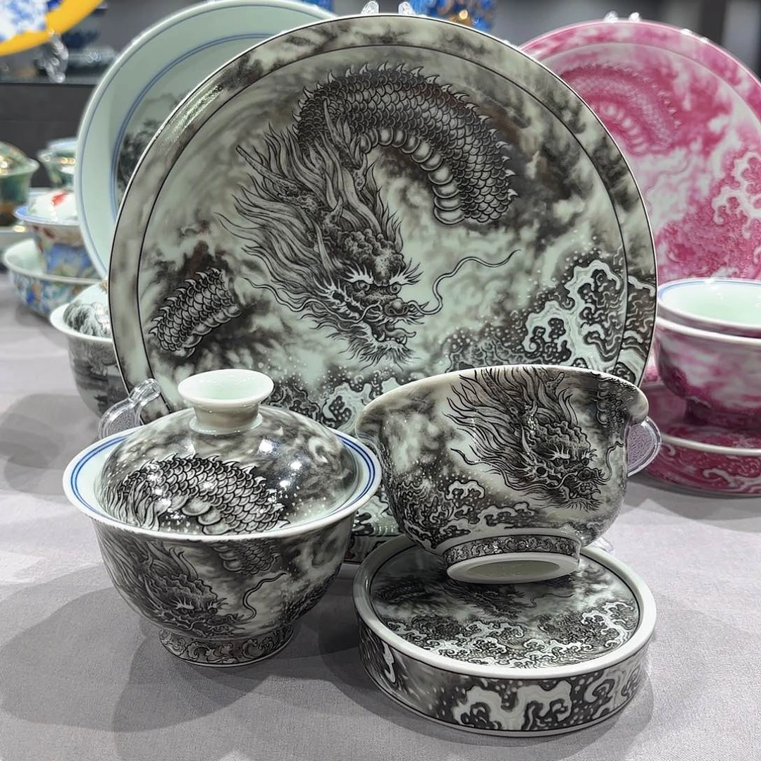 瓷片景德镇瓷器精品陈列