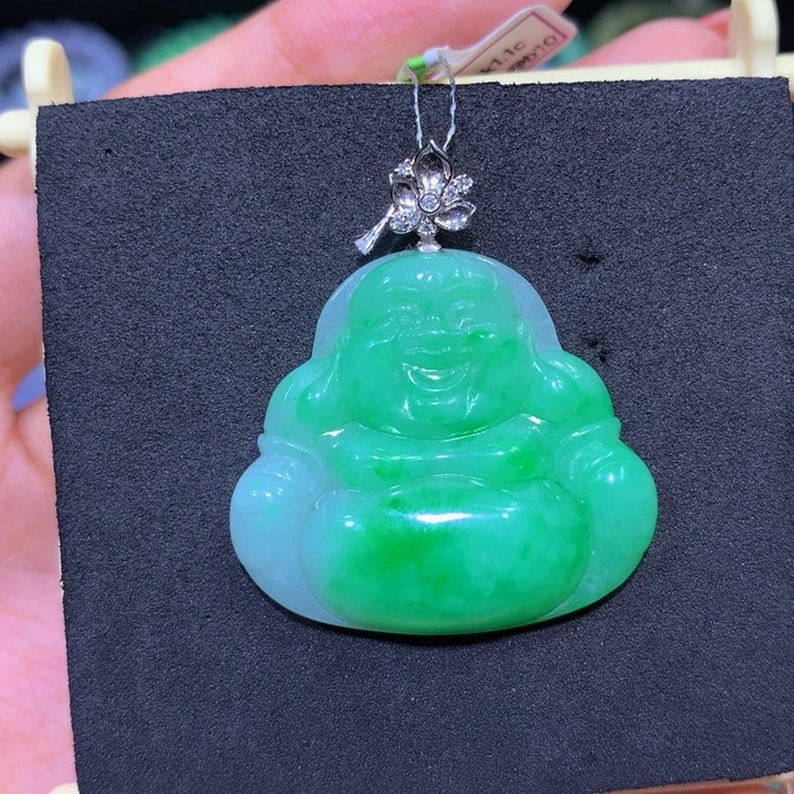 翡翠18K金镶嵌颈饰翡翠