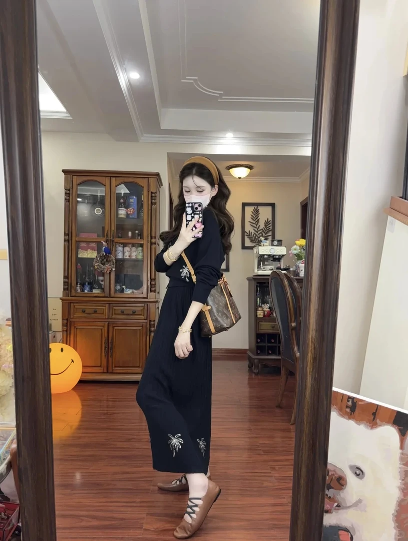 2025早秋茶系一整套法式绝美小香风针织衫搭配半身裙轻熟两件套女