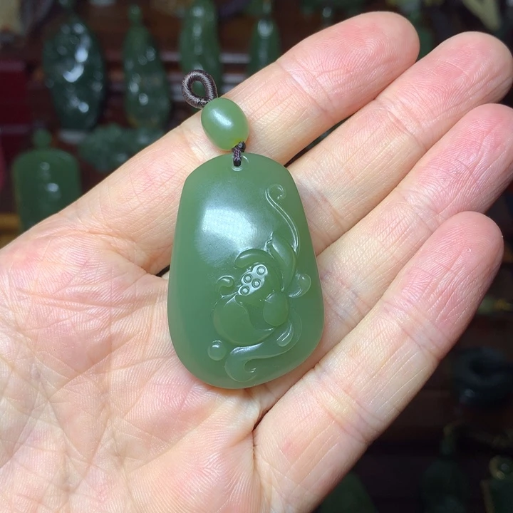 岫岩河磨玉（透闪石质玉）未镶嵌颈饰