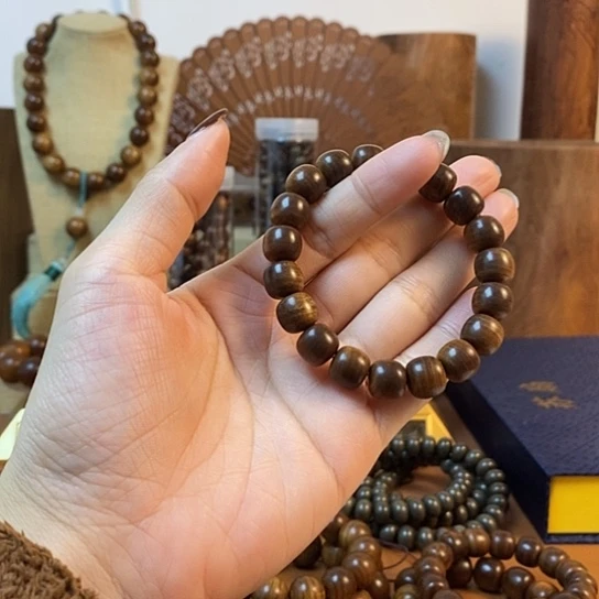 老山檀香黑肉沉水桶珠10-11手串