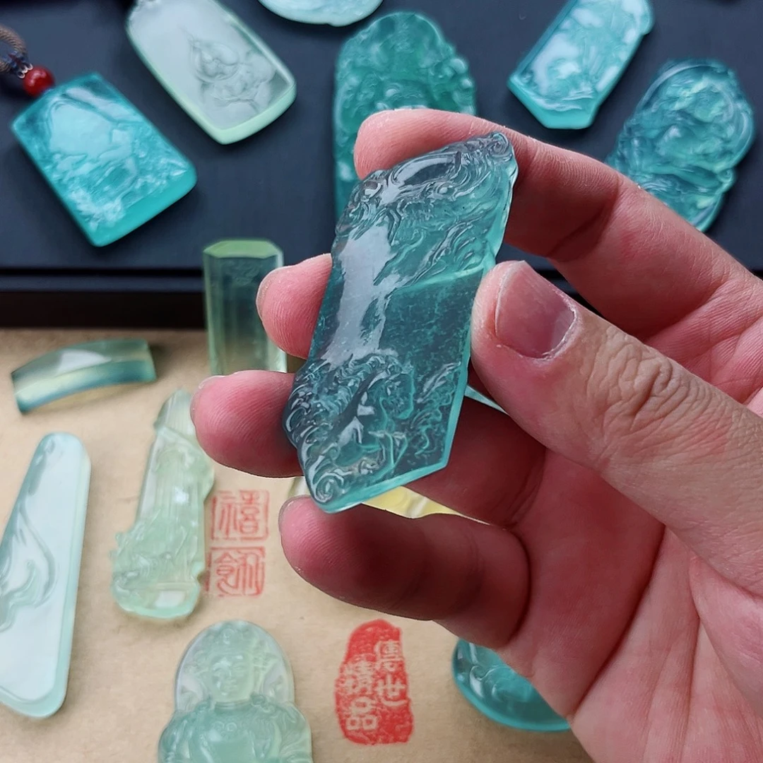 蛇纹石玉未镶嵌颈饰