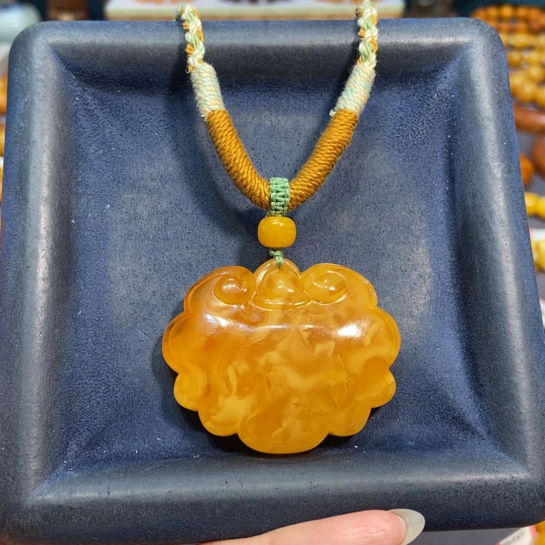 琥珀颈饰未镶嵌蜜蜡