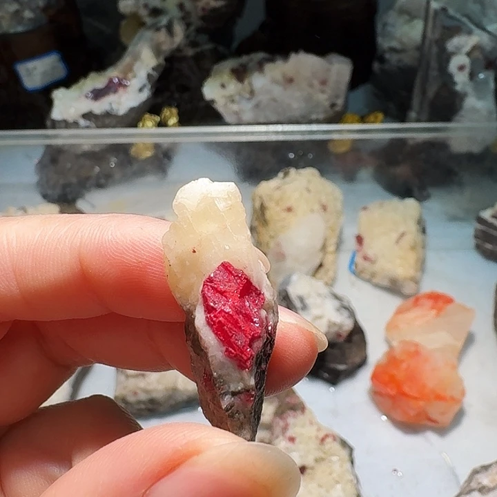 小***哥天然辰砂天然朱砂原矿石
