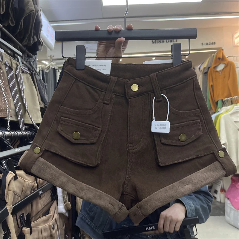 美式复古咖色立体口袋设计感毛毛翻边牛仔短裤女2025年秋冬新款潮
