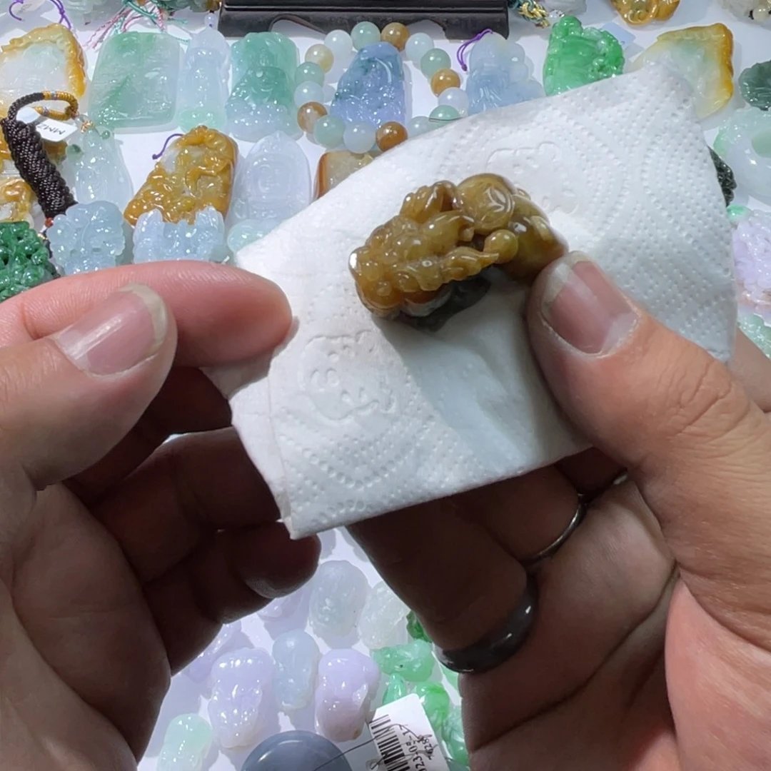 翡翠颈饰未镶嵌天然