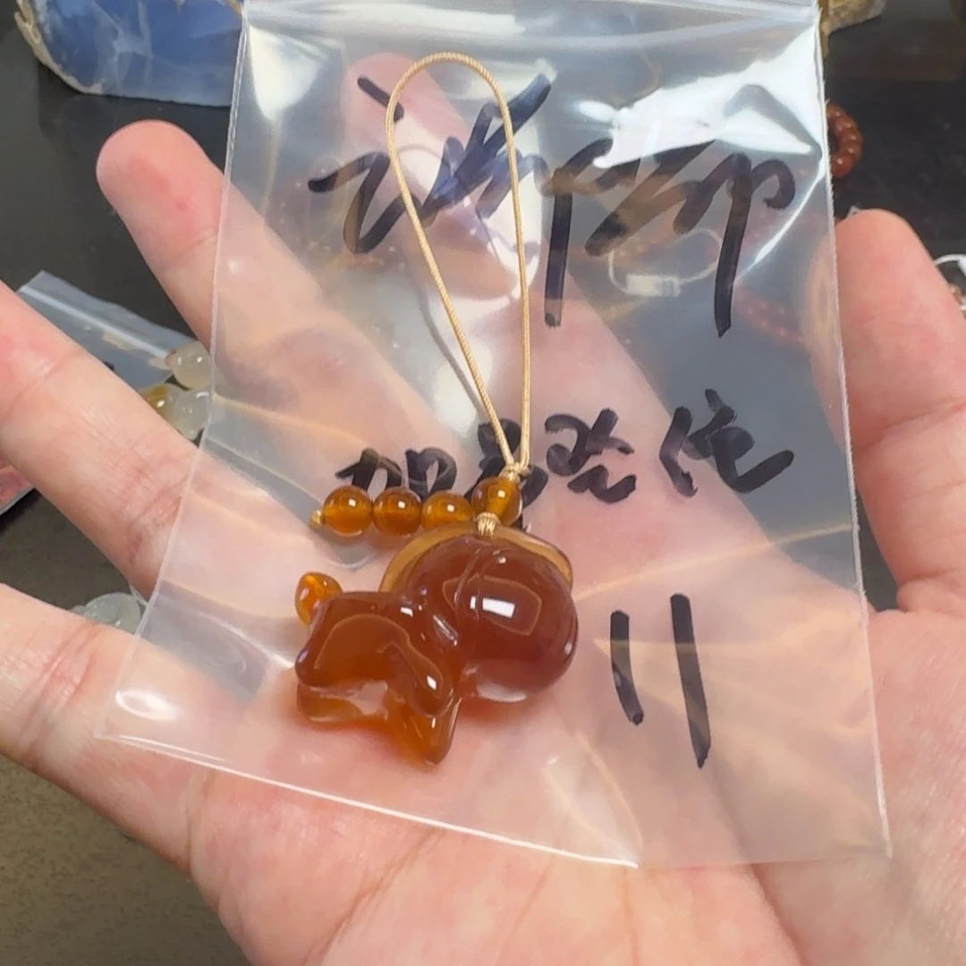 云****玛瑙/玉髓未镶嵌珠宝半成品