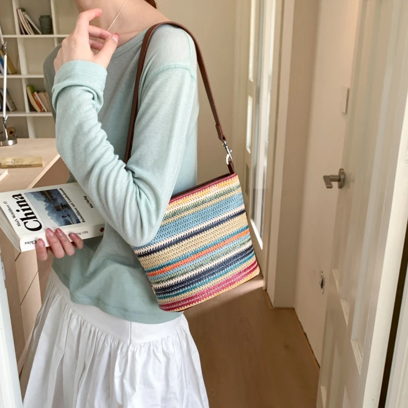 【缤纷沙滩】彩色草编小包包2025夏季新款单肩腋下包时尚编织水桶包