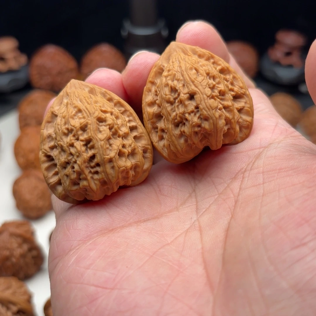 吊坠文玩核桃霸山虎