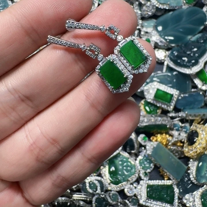 翡翠未镶嵌颈饰天然A货翡翠放漏