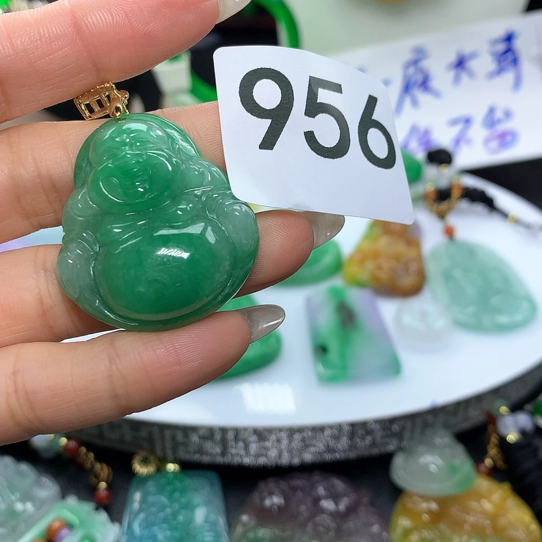 翡翠吊坠(赠链)未镶嵌