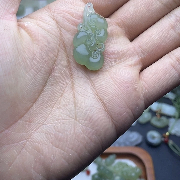 和田玉（糖玉）未镶嵌颈饰