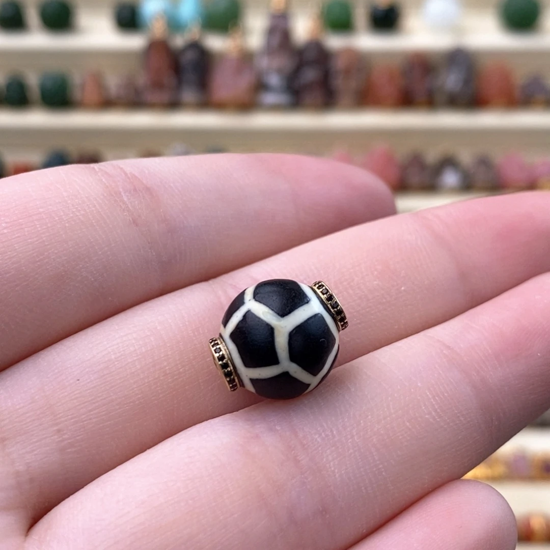 玛瑙/玉髓18K金镶嵌颈饰