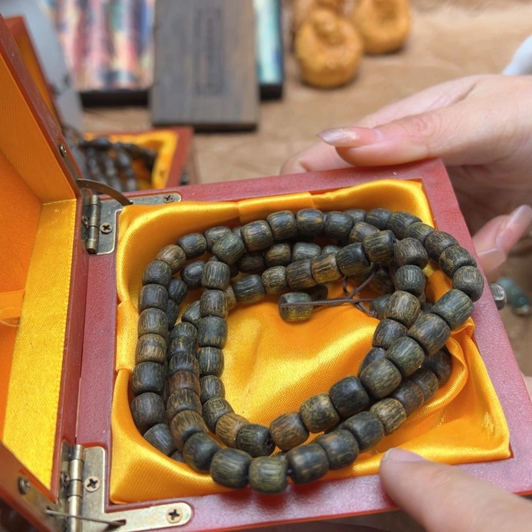 大叶紫檀（黑酸枝木类）