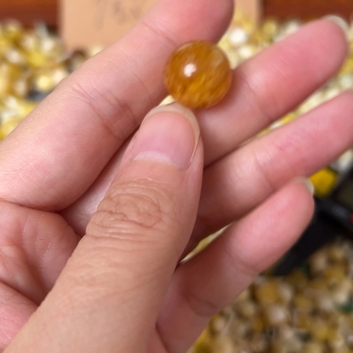 蜜蜡未镶嵌裸石13.8mm一个