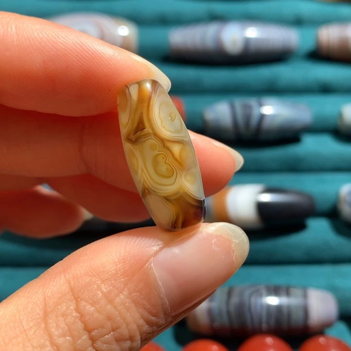 未镶嵌玛瑙/玉髓珠宝奇石