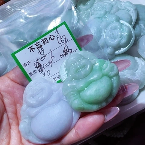 梦***儿翡翠未镶嵌颈饰缅甸