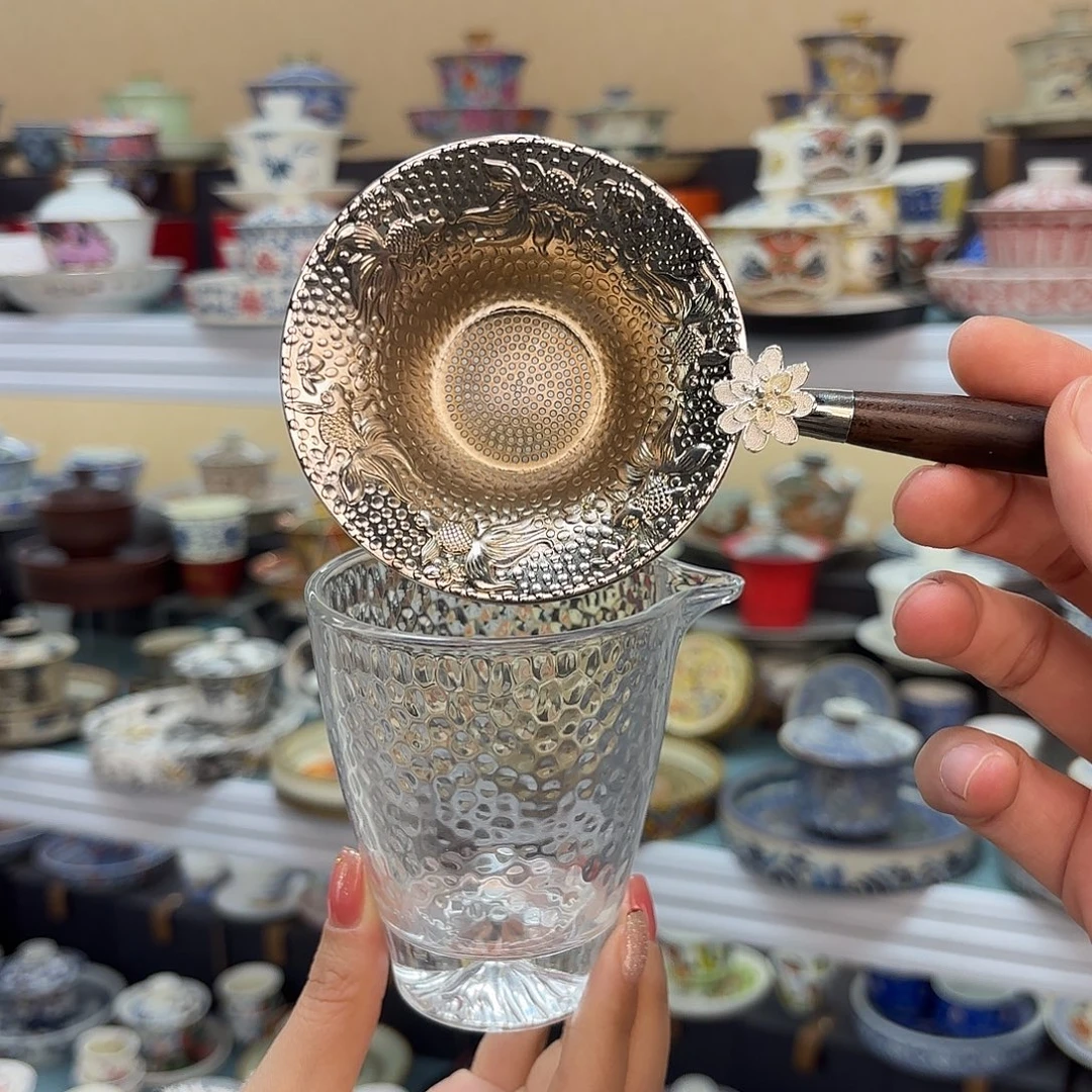 盖碗里的水煮开了