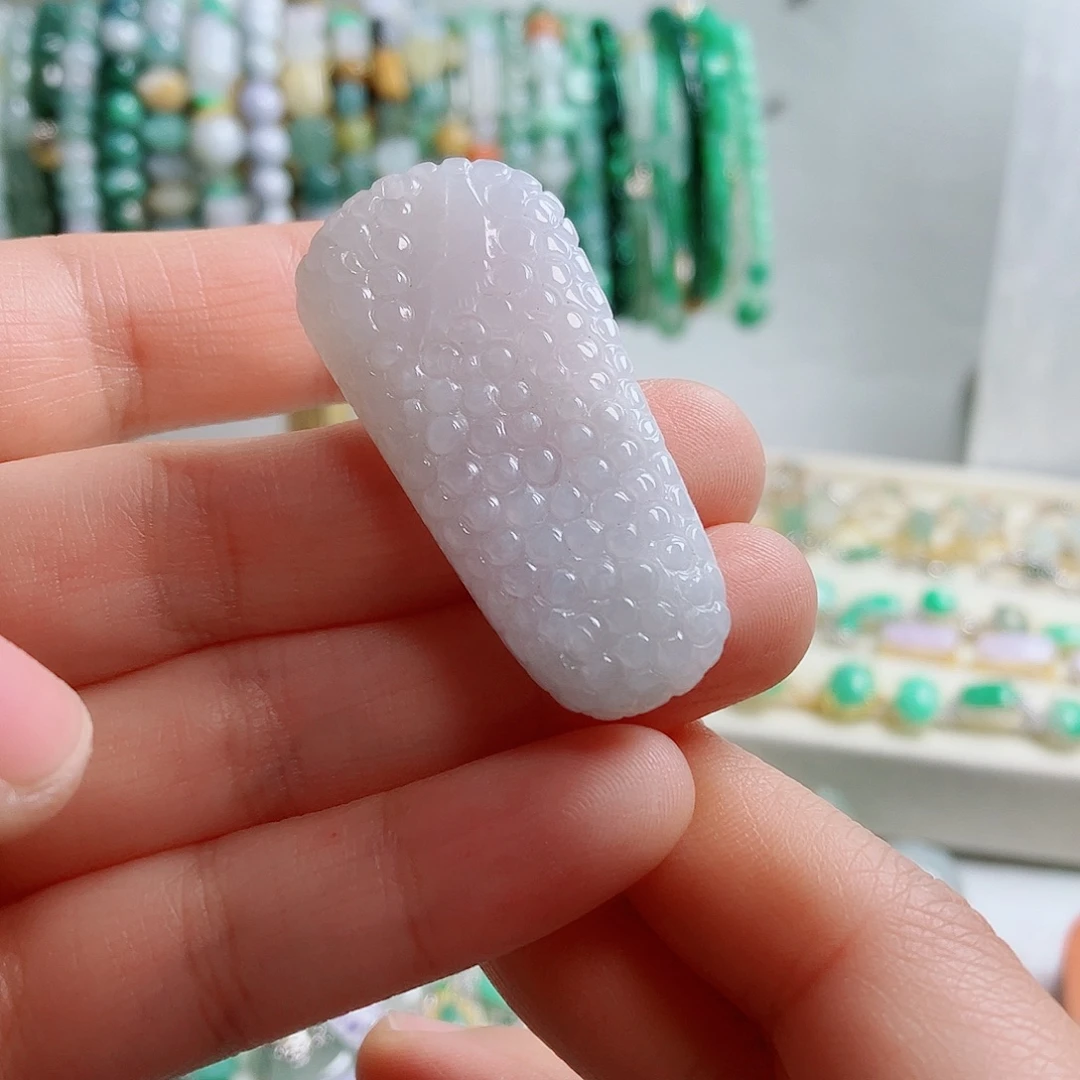 翡翠未镶嵌颈饰04