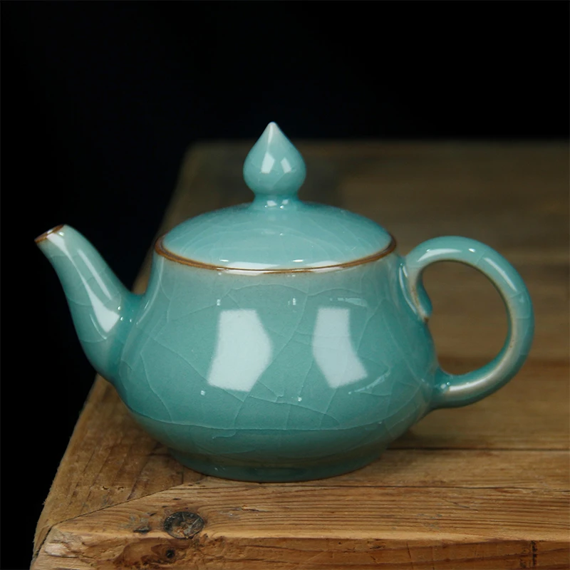 龙泉青瓷天青茶壶