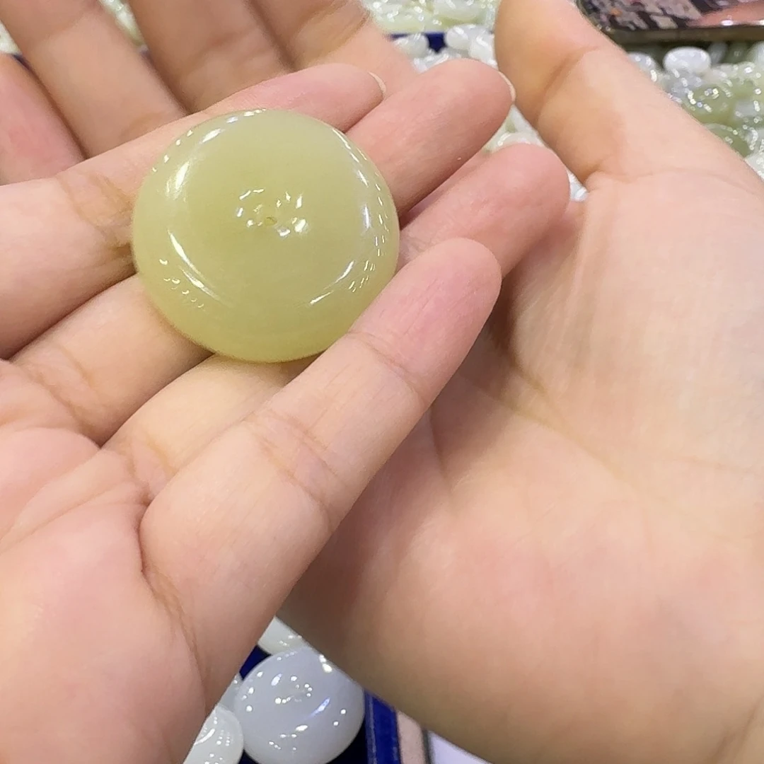 找***吗和田玉未镶嵌颈饰