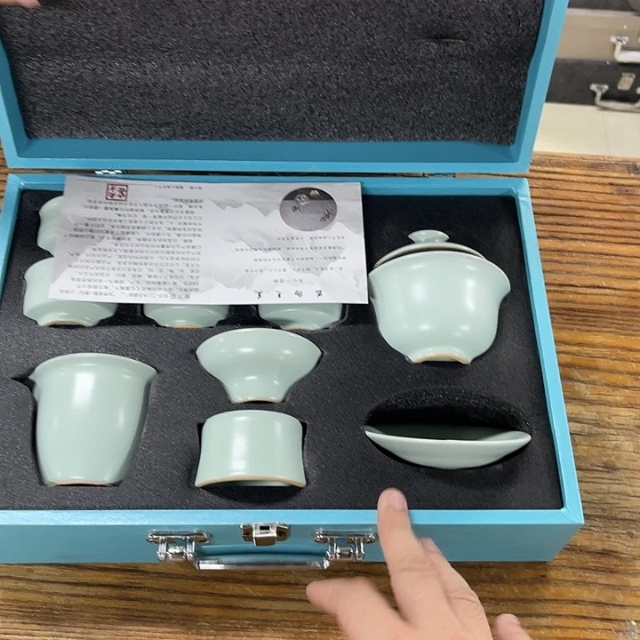 孤品茶具套装等。