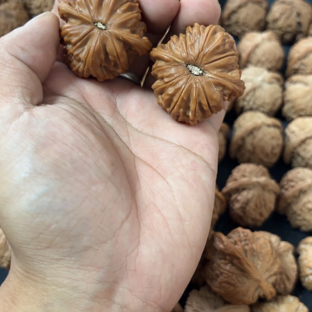 张***张文玩核桃吊坠磨盘