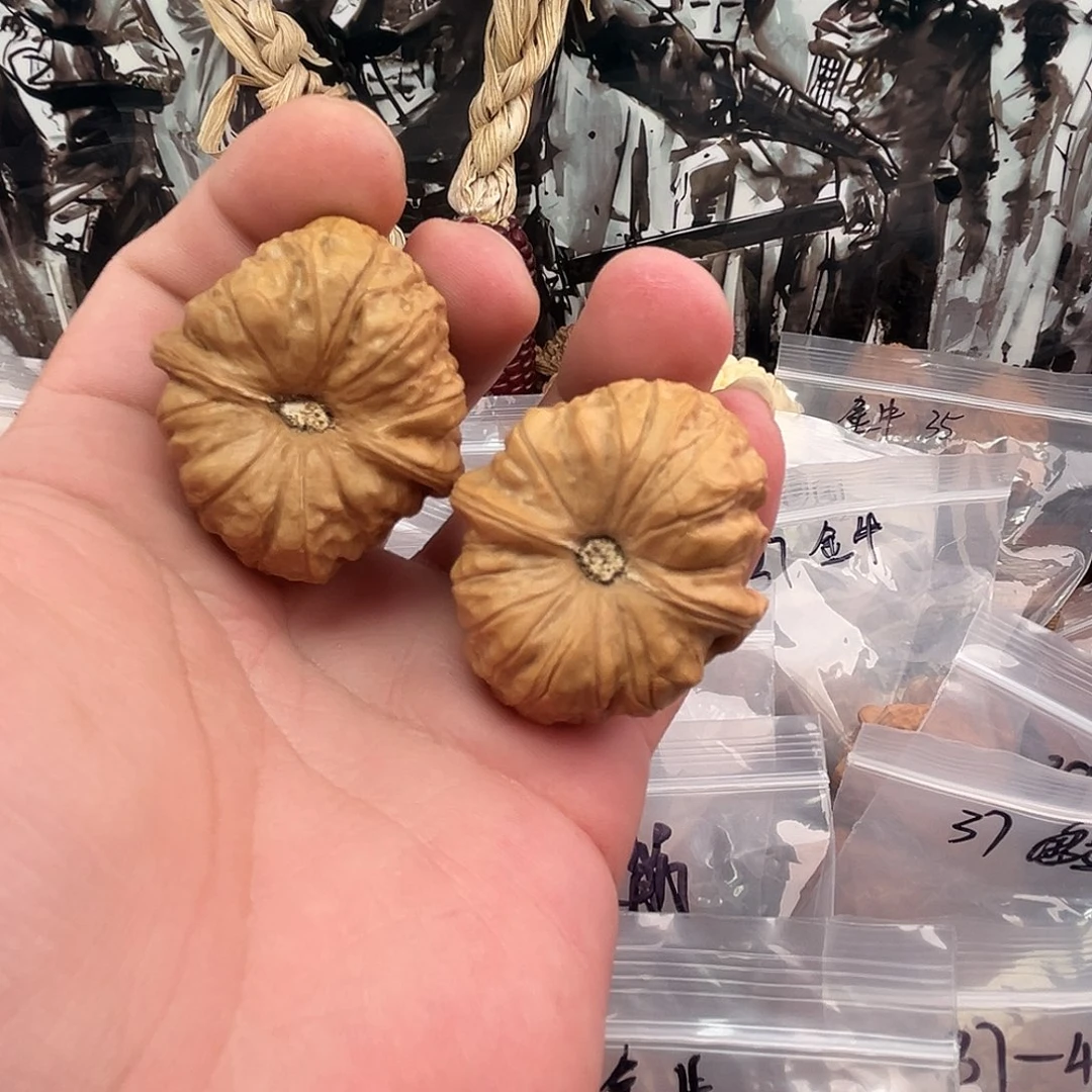 文玩核桃把件凹底对歪色差南瓜炖39尺