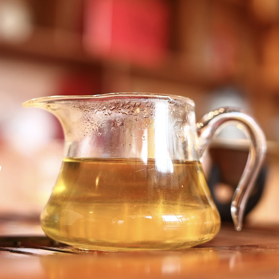 云南凤庆3200年锦秀茶尊荒山生普毛料