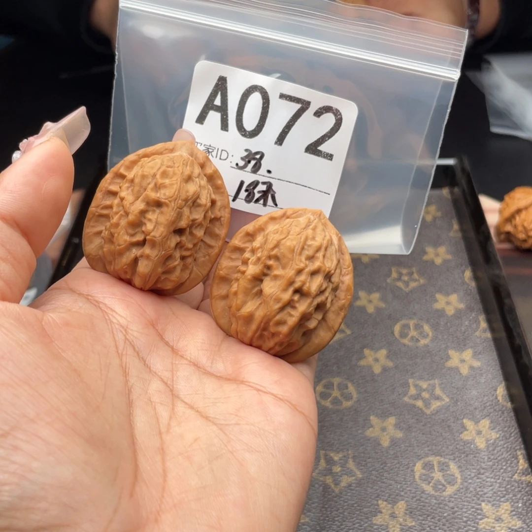 翱***翔文玩核桃把件38尺寸大红袍