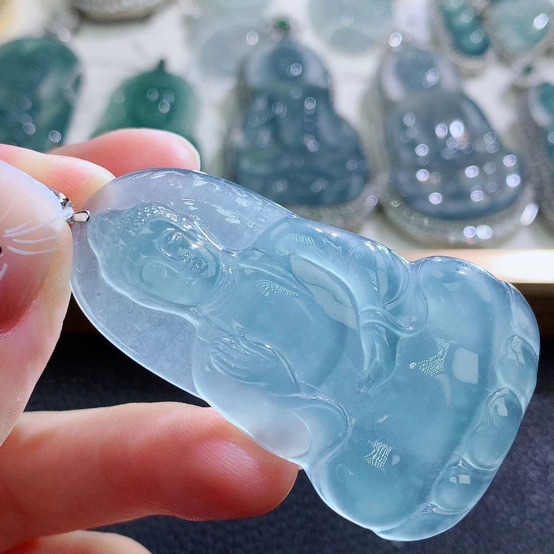 翡翠颈饰18K金镶嵌翡翠