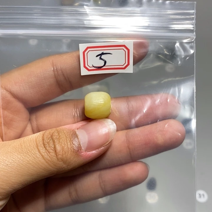 蛇纹石玉颈饰未镶嵌我****～