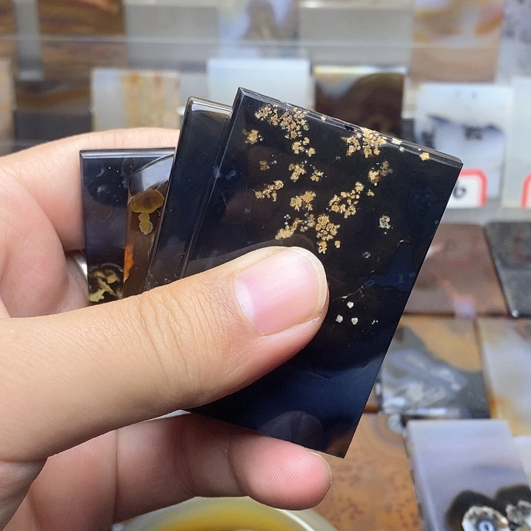 ****）玛瑙/玉髓未镶嵌珠宝半成品