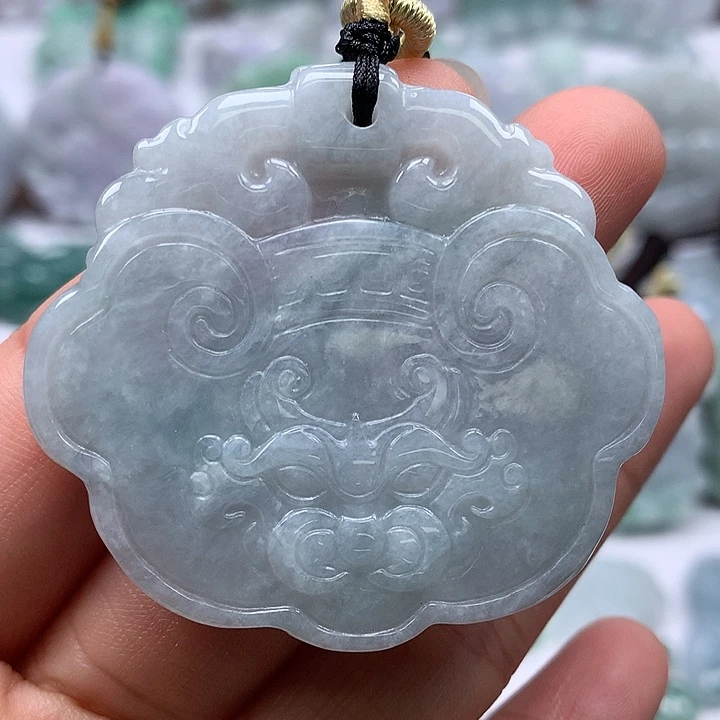 翡翠未镶嵌颈饰饕餮福利