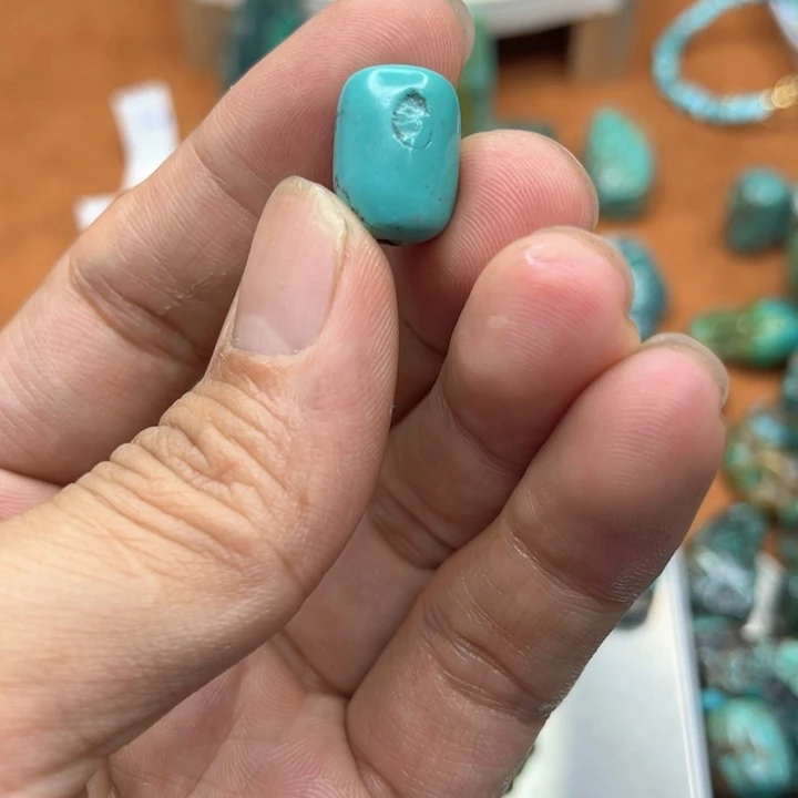 唆***哈绿松石未镶嵌颈饰