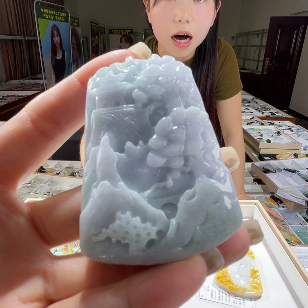 翡翠未镶嵌颈饰一