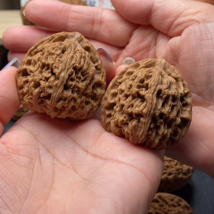 文玩核桃吊坠正三角高炮毕业44尺0940