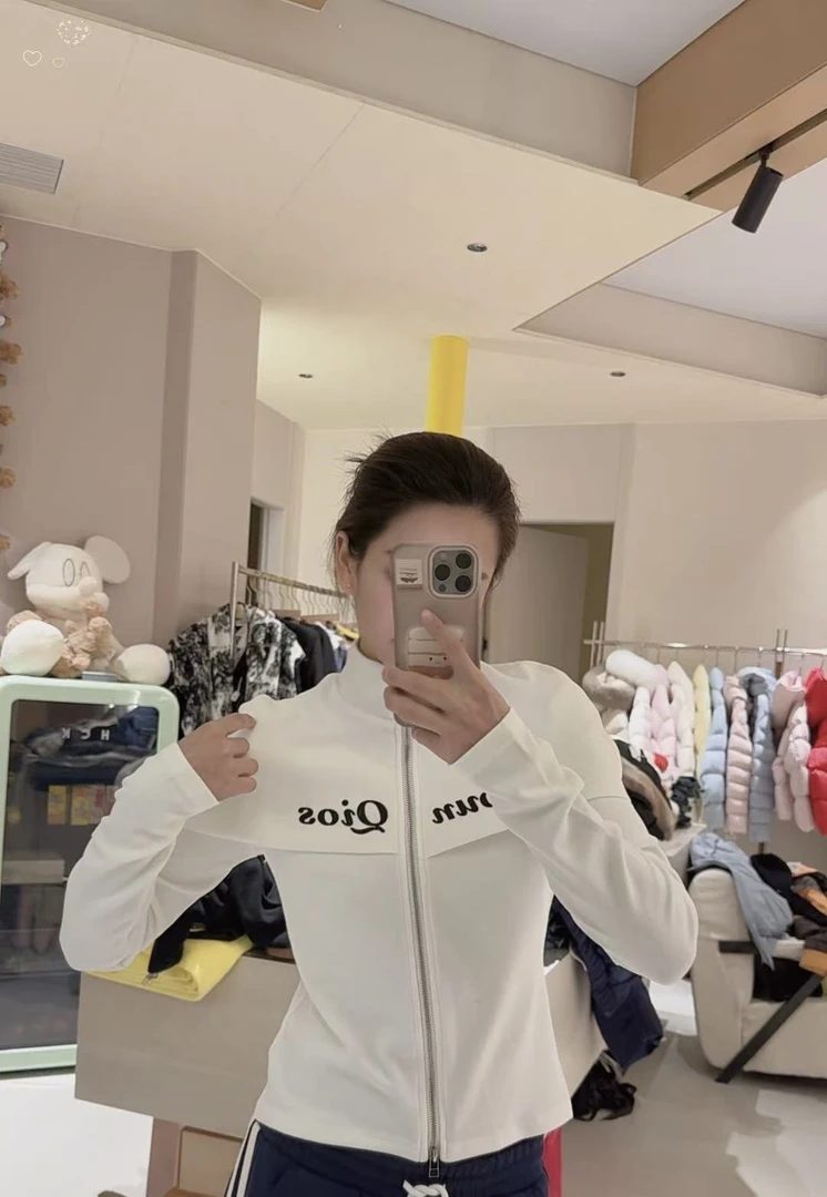 【济州岛】2025冬季：脱胶字母印花假两件中高领修身打底