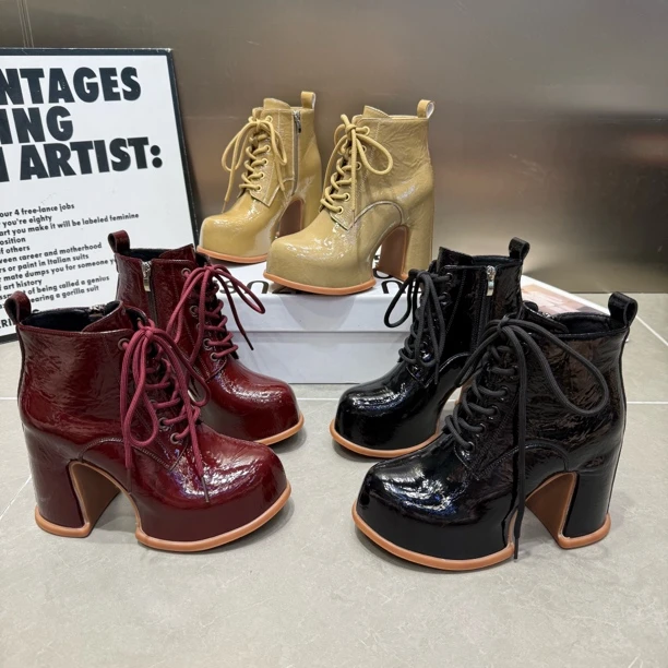 新款防水台粗跟漆皮圆头高跟短靴百搭舒适跟高10公分洋气显脚小