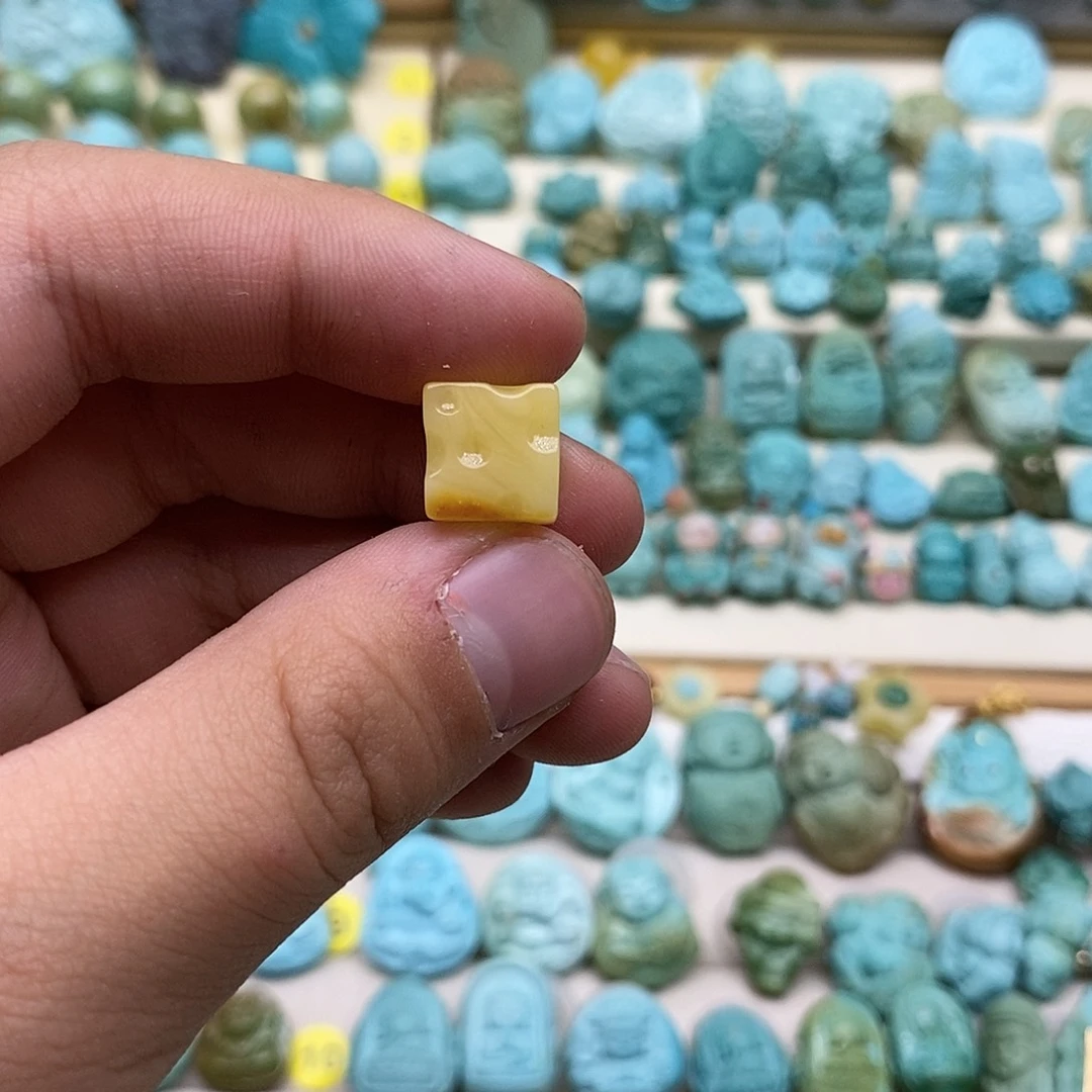 裸石琥珀未镶嵌配饰