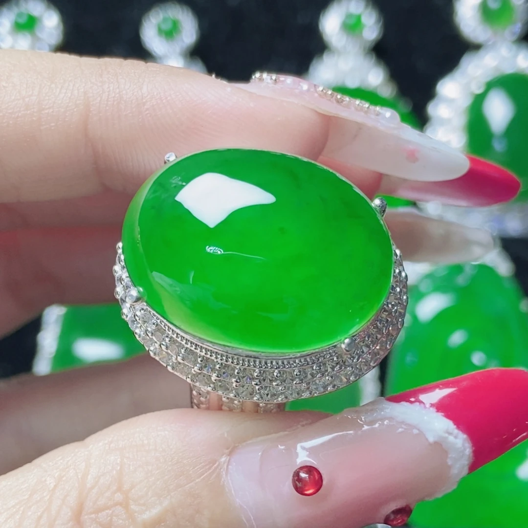 翡翠未镶嵌颈饰