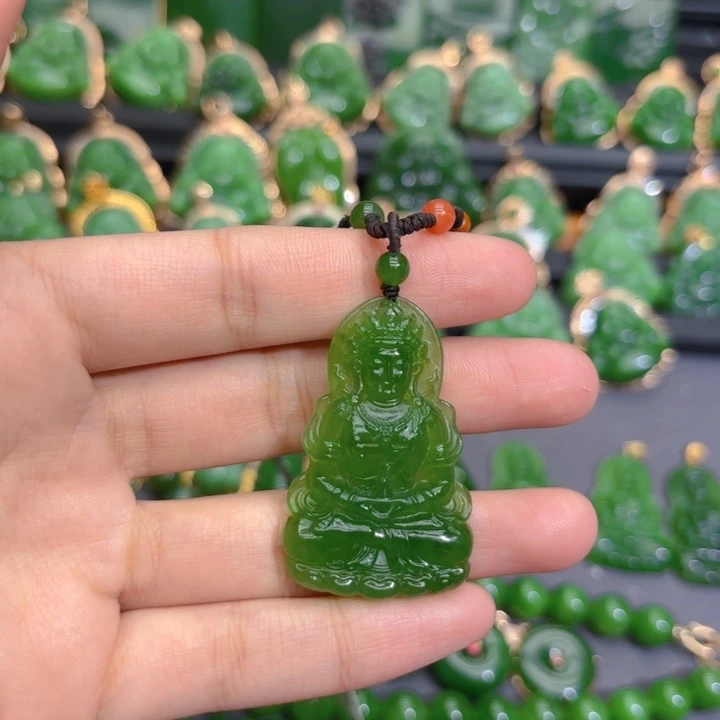 颈饰未镶嵌和田玉（碧玉）